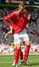 Load image into Gallery viewer, Peter Crouch - Puma V1.06 World Cup 06 Worn Boots